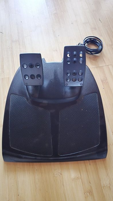 Volan Logitech Momo Racing