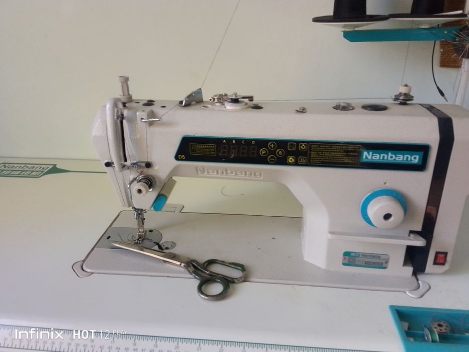 (SROCHNI SOTILADI) Tikuv mashinkasi sotiladi averlok va tuğri chok