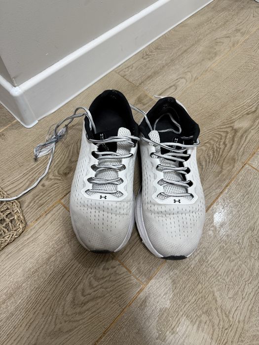 Кроссовки белые мужские