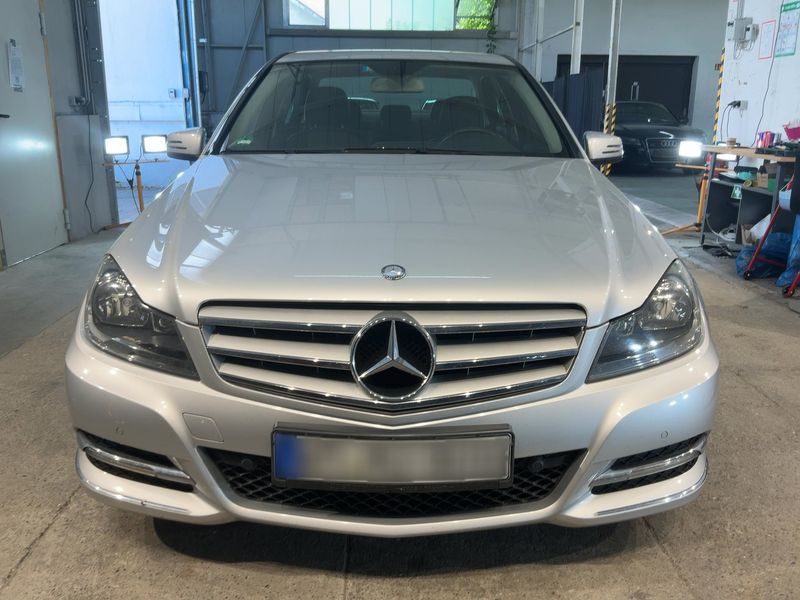 Mercedes-Benz C-Klasse C 200 CDI BlueEfficiency Avantgarde 2012