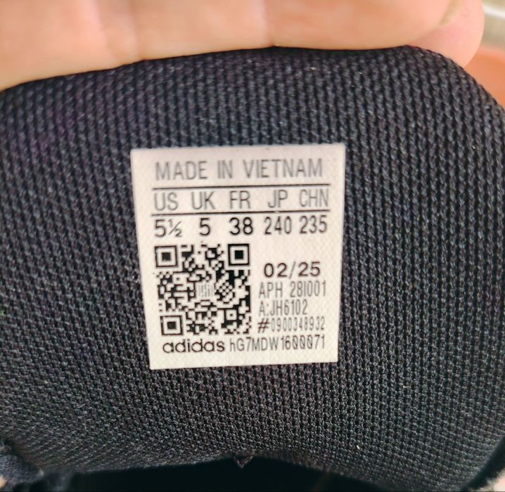 Adidasi ADIDAS  marimea 38