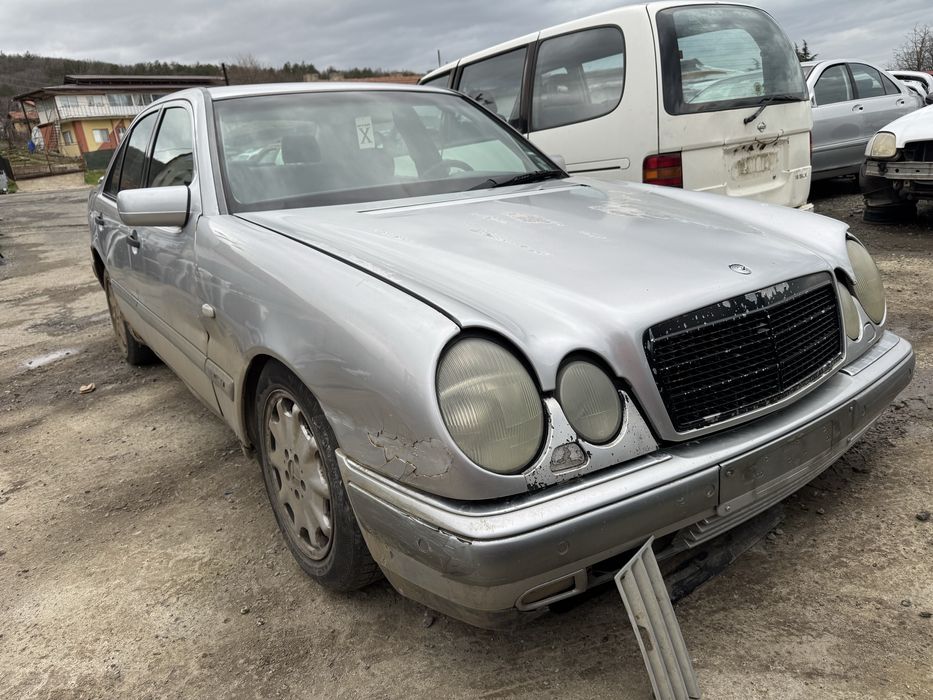 Mercedes w210 e220cdi 125hp AT 1999г На Части