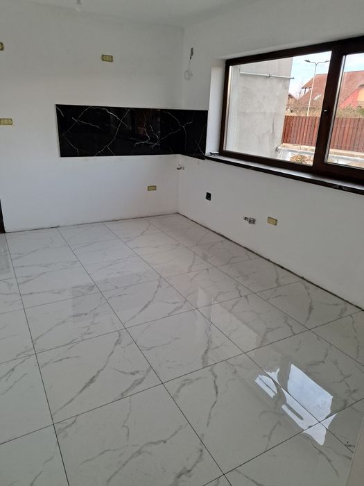 Execut lucrări de amenajări interioare