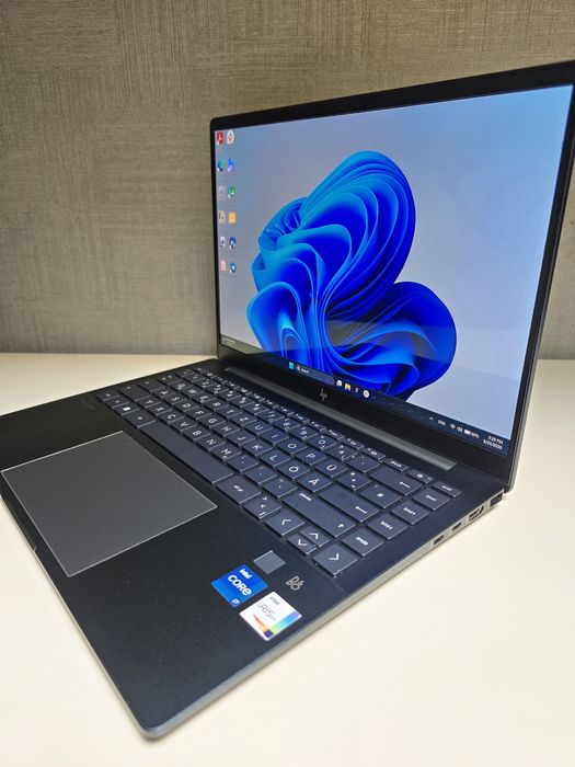 HP Pavilion Plus 14 OLED / i7-13700H / 16GB RAM / 512GB SSD