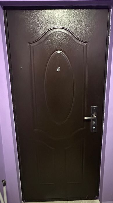 Входна врата с тройно заключване!!!