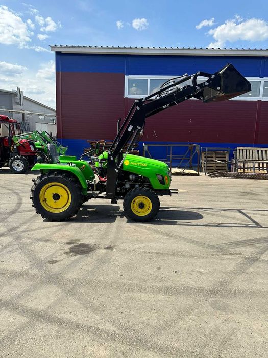 Фронтальный погрузчик XT-244 (КПП (3+1)x2))