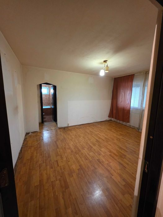 Apartament semidecomandat zona Orizont