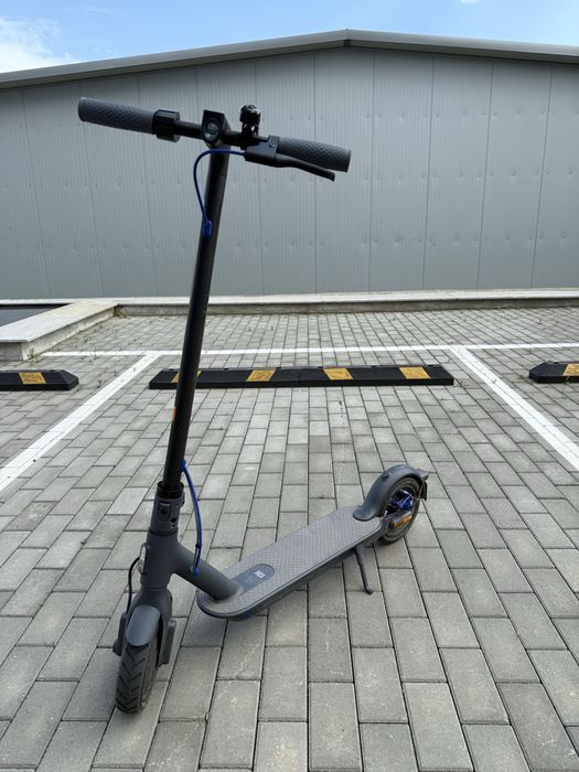 Xiaomi Mi 3 scooter