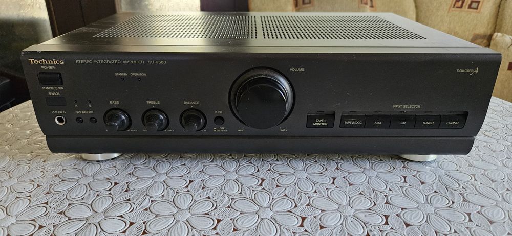 Продавам hi fi. Усилвател technics SU-v 500