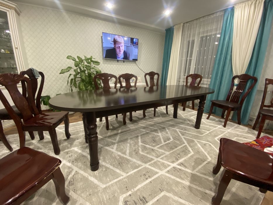 Продам стол гостиный