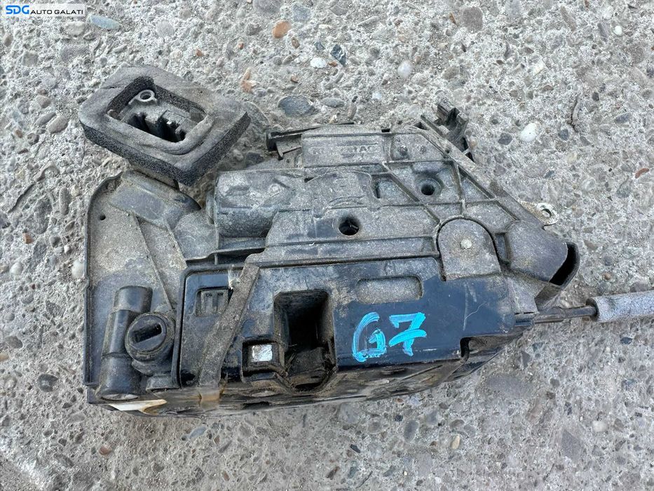 Broasca Incuietoare Usa Portiera Stanga Spate 7 Pini Volkswagen Golf 6 2008 - 2013 Cod 5K4839015R [C8964]