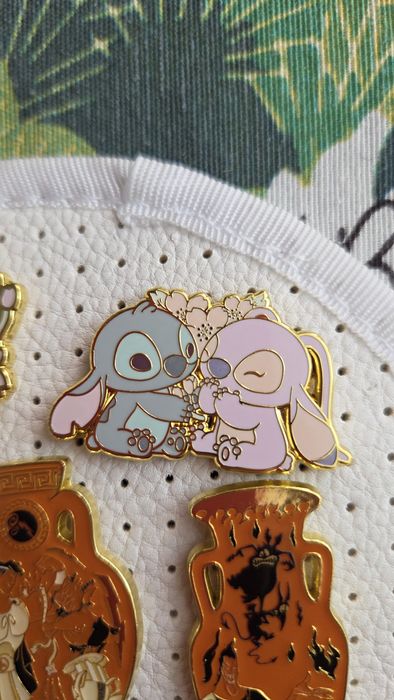 Колекционерска дисни значка (Disney pin)