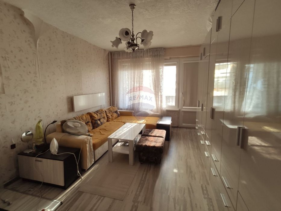 Апартамент с три отделни стаи, ж.к. Владислав Варненчик, гр. Варна П.