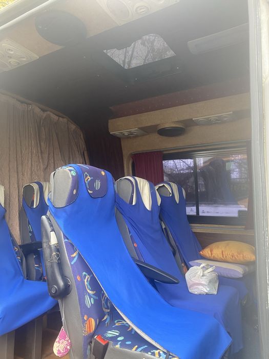 Vand urgent mercedes speintr 8+1