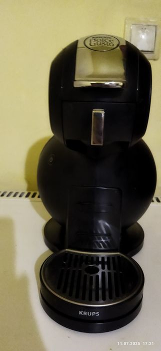 Продам кофеварку Nescafe.