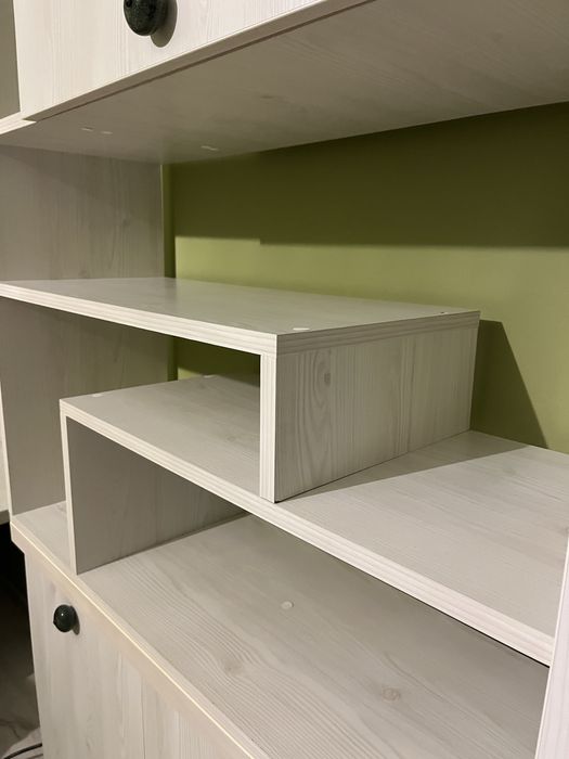 Mobila biblioteca si comoda