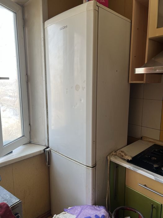 Продам холодильник