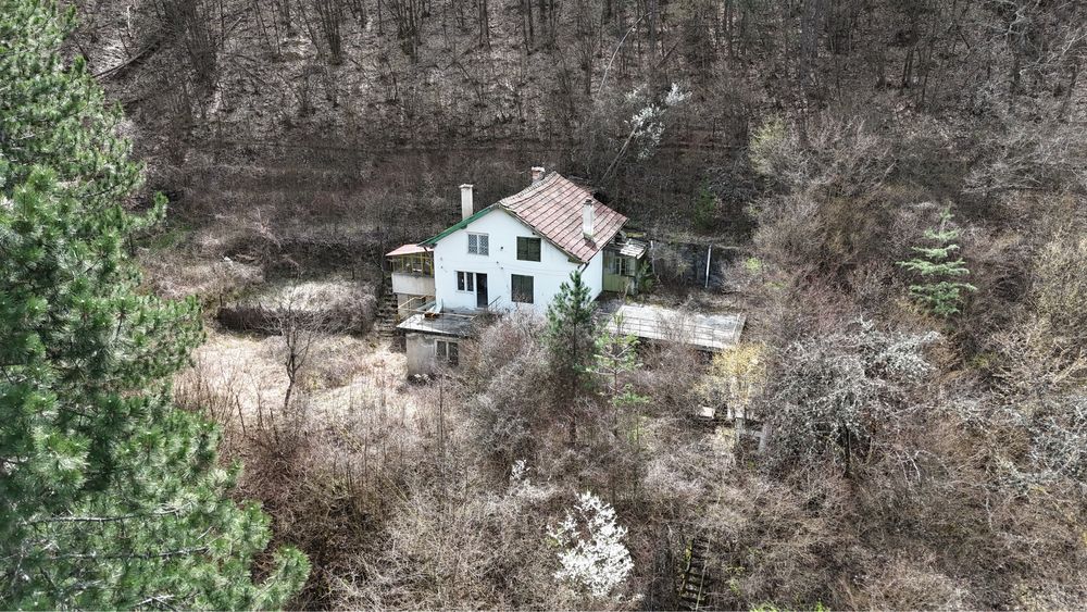 Цяла Самостоятелна къща в с. Луково