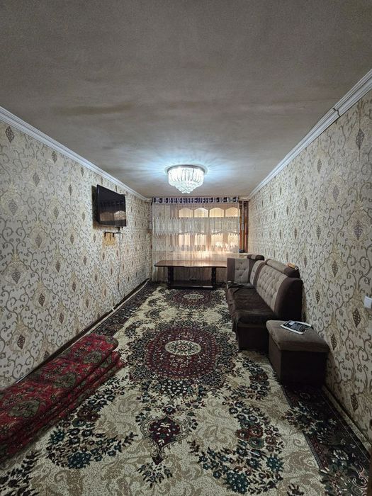 Срочно продается 4х комнотная квартира кирпичний доме микрораён