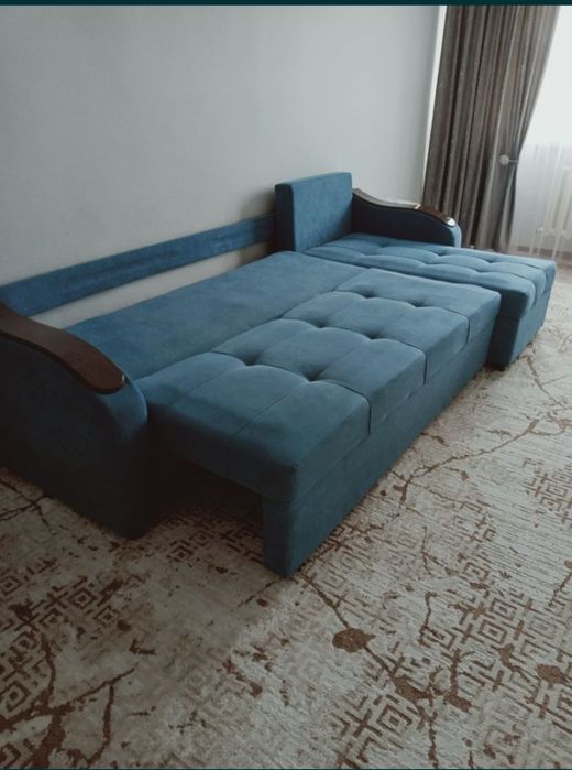 Диван угловой с подушками.Торг есть