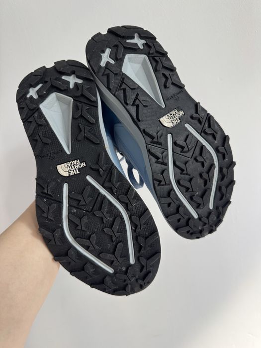 The north face кроссовки.