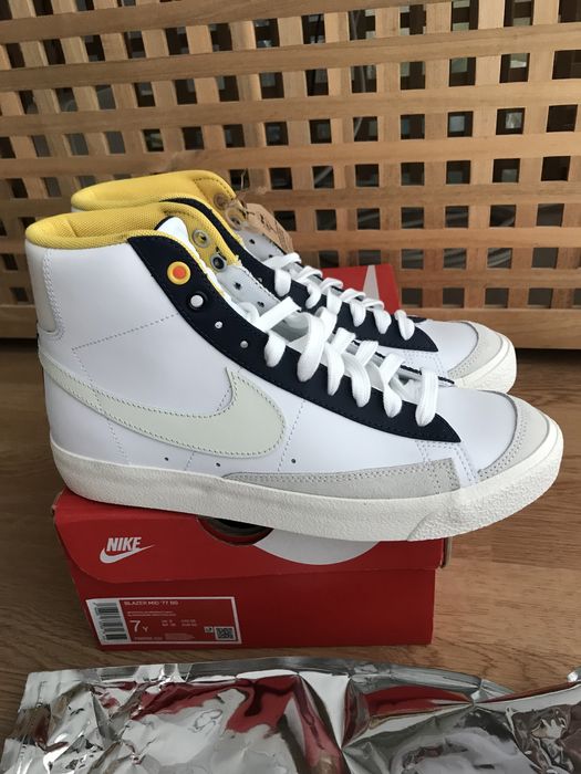 Nike Sneakers Blazer Mie 77 Bg Jordan Adidas Yeezy Boost Versace Air