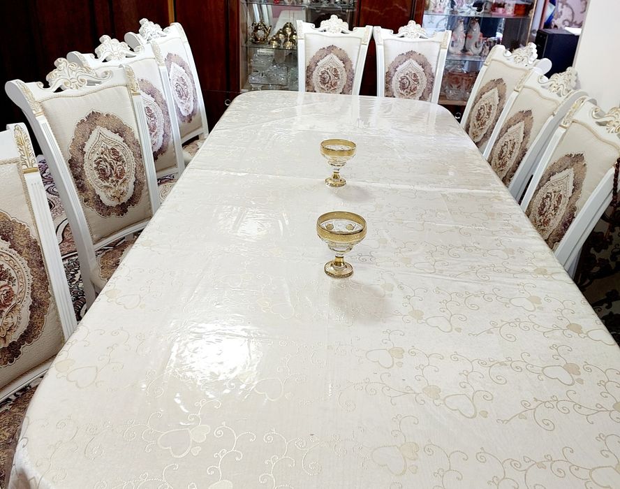 Mehmonxona uchun stol stul