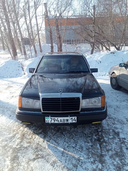 Мерседес Бенс 124 Е200