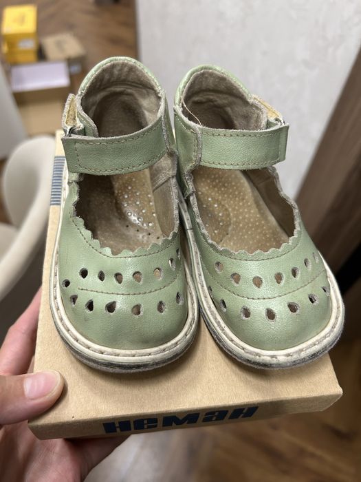 детская обувь на девочку