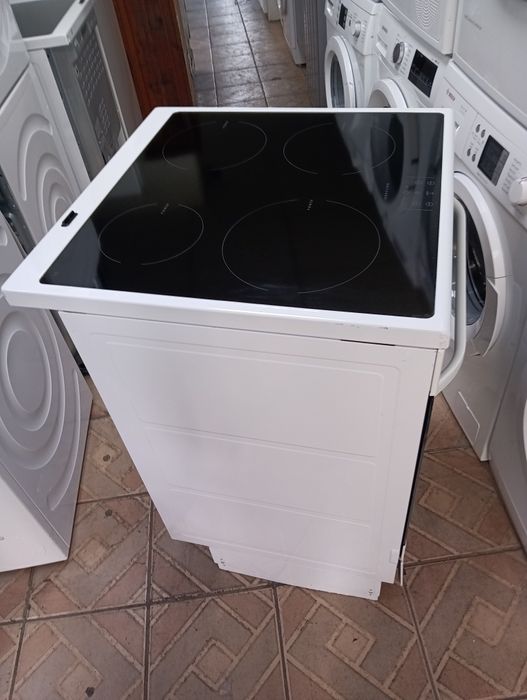 Свободно стояща печка с индукционни котлони VOSS  Electrolux Гаранция