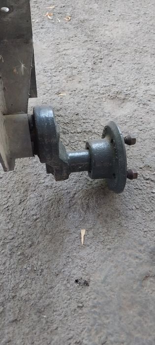 Ось KNOTT для легкового прицепа