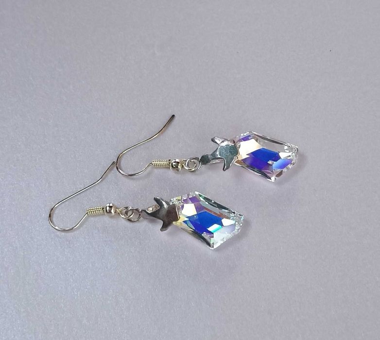 Сребърни обеци със Сваровски кристал.