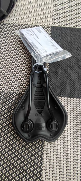 Чисто нови седалки за колело