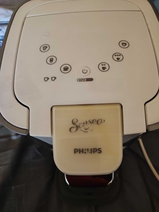 2 - две кафе машини 2 са на филипс  с капсули като пакетчета за чай .