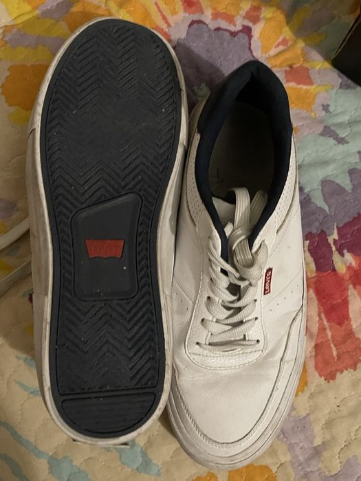 Продам брендовую обувь