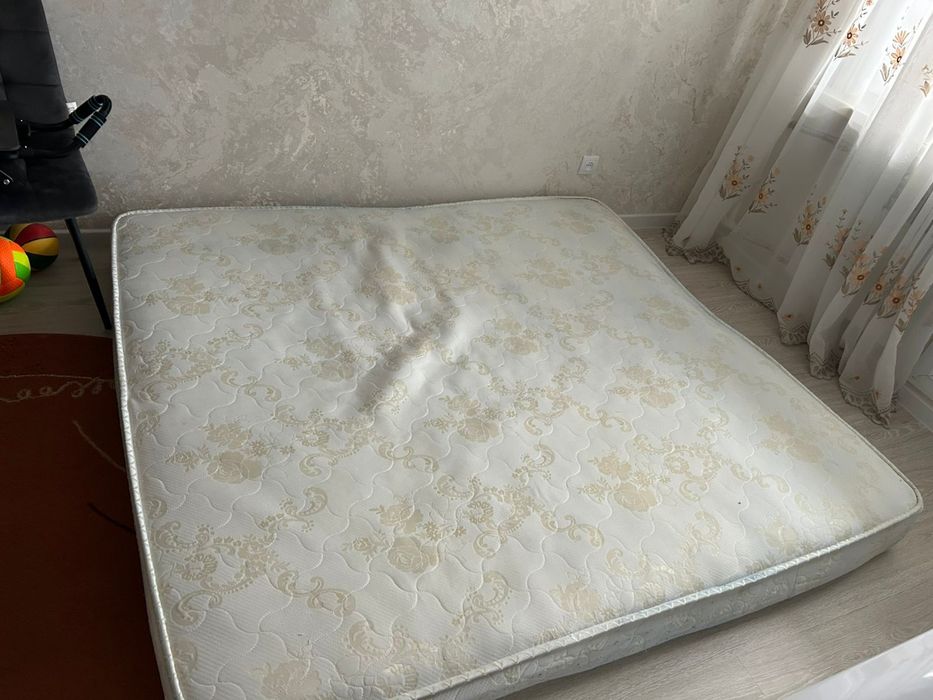 Продам матрас 180&200