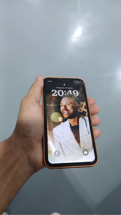 iPhone XR  (17 pro korpusda )