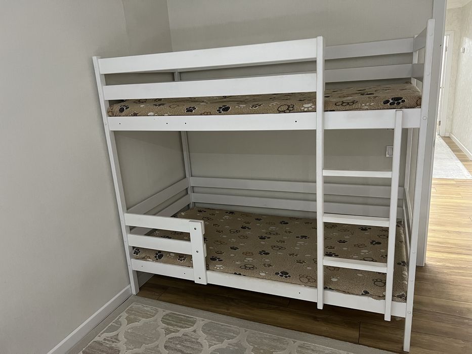 Продам двухярусный кровать детский