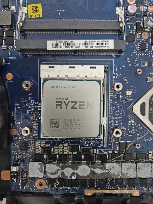 Placa de baza defecta de la laptop ASUS ROG GL702Z