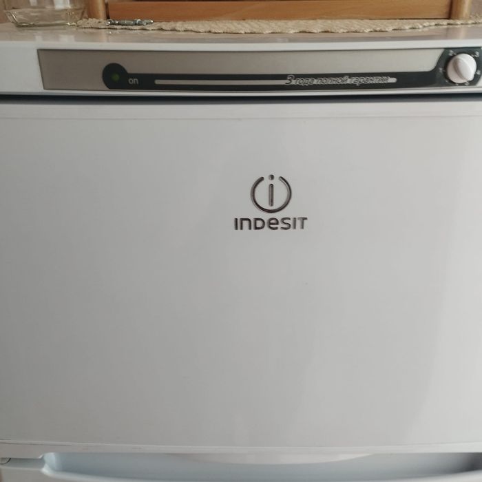 Холодильник Indesit в прекрасном состоянии