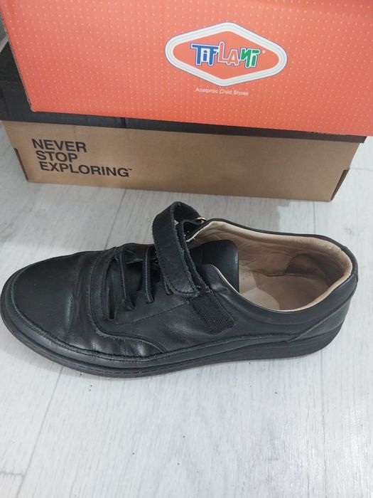 Продам подростковую обувь