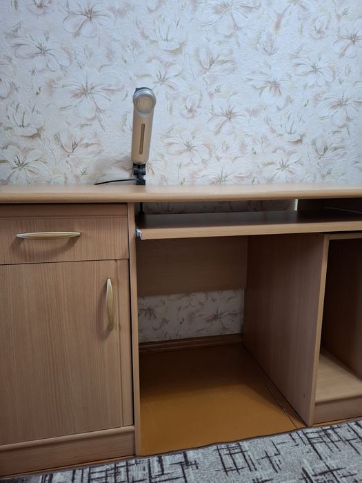 Стол компьютерный