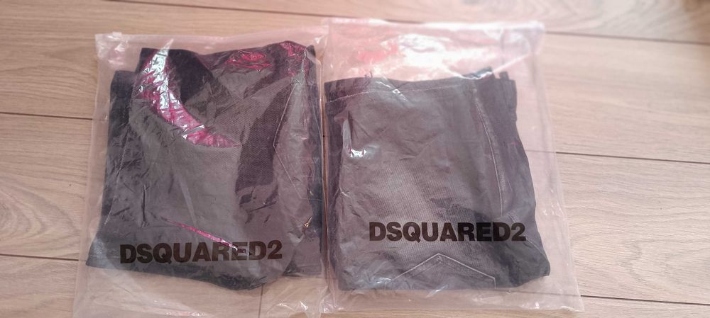De vânzare pantalonii Dsquared2