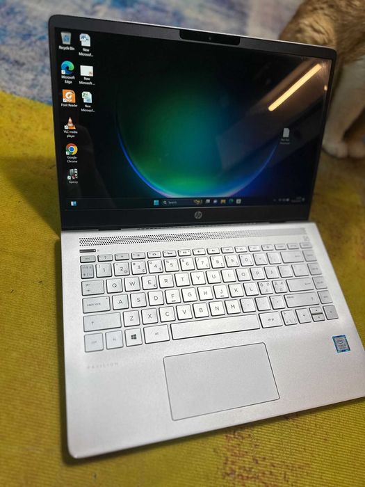 laptop Hp Pavilion 14 , i5 gen 8, 10 gb, 240 gb ssd