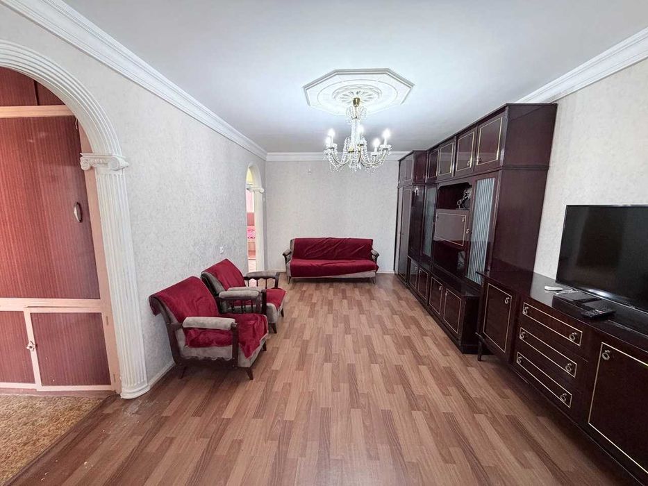 метро ХАМЗА 3/3/5  СРОЧНО !