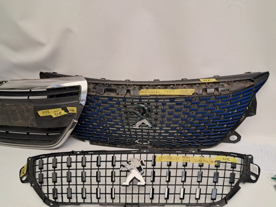 Грил решетка Peugeot 208 Peugeot 2008 2016/24 г