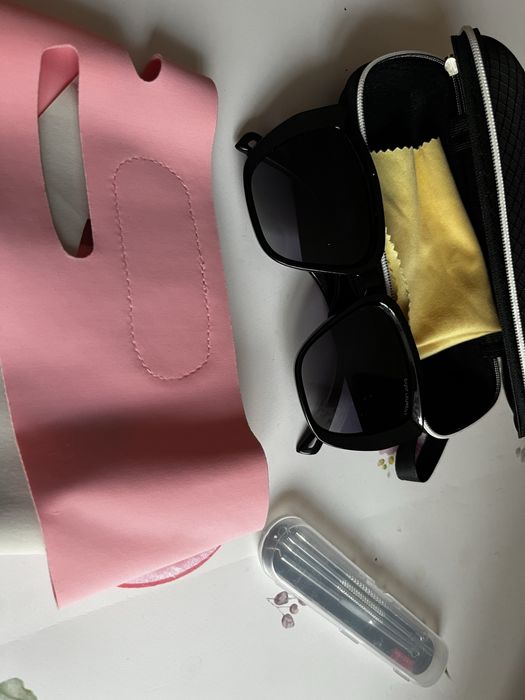 сумка, очки, бандаж для лица