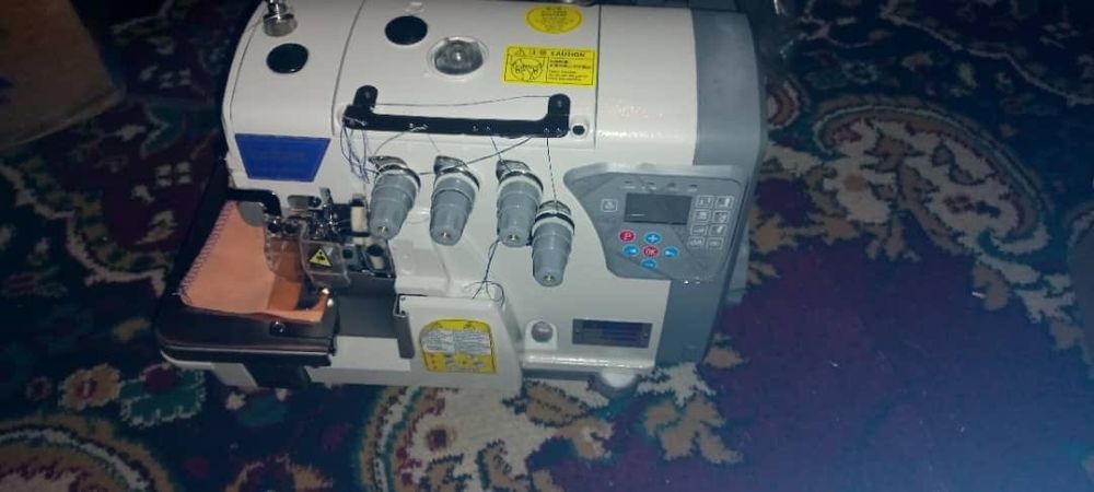 Продам швейную машинку