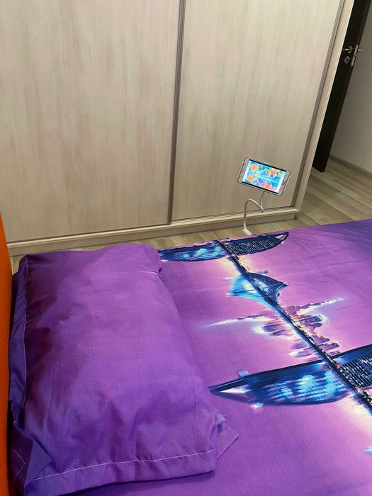 Vand 20 bucati suport tableta diverse culori