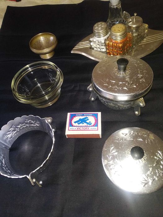 Солонки и набор столовый в отличном состоянии